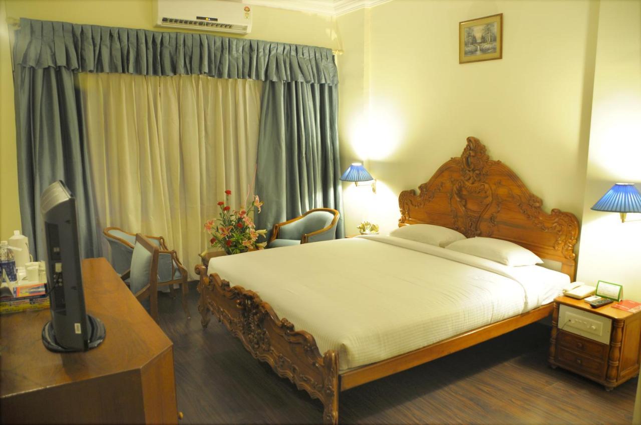 Nalapad'S Hotel Bangalore International מראה חיצוני תמונה
