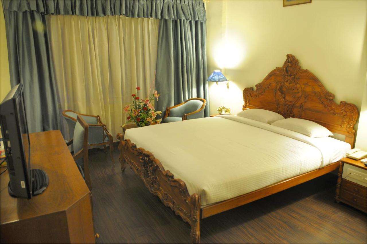 Nalapad'S Hotel Bangalore International מראה חיצוני תמונה