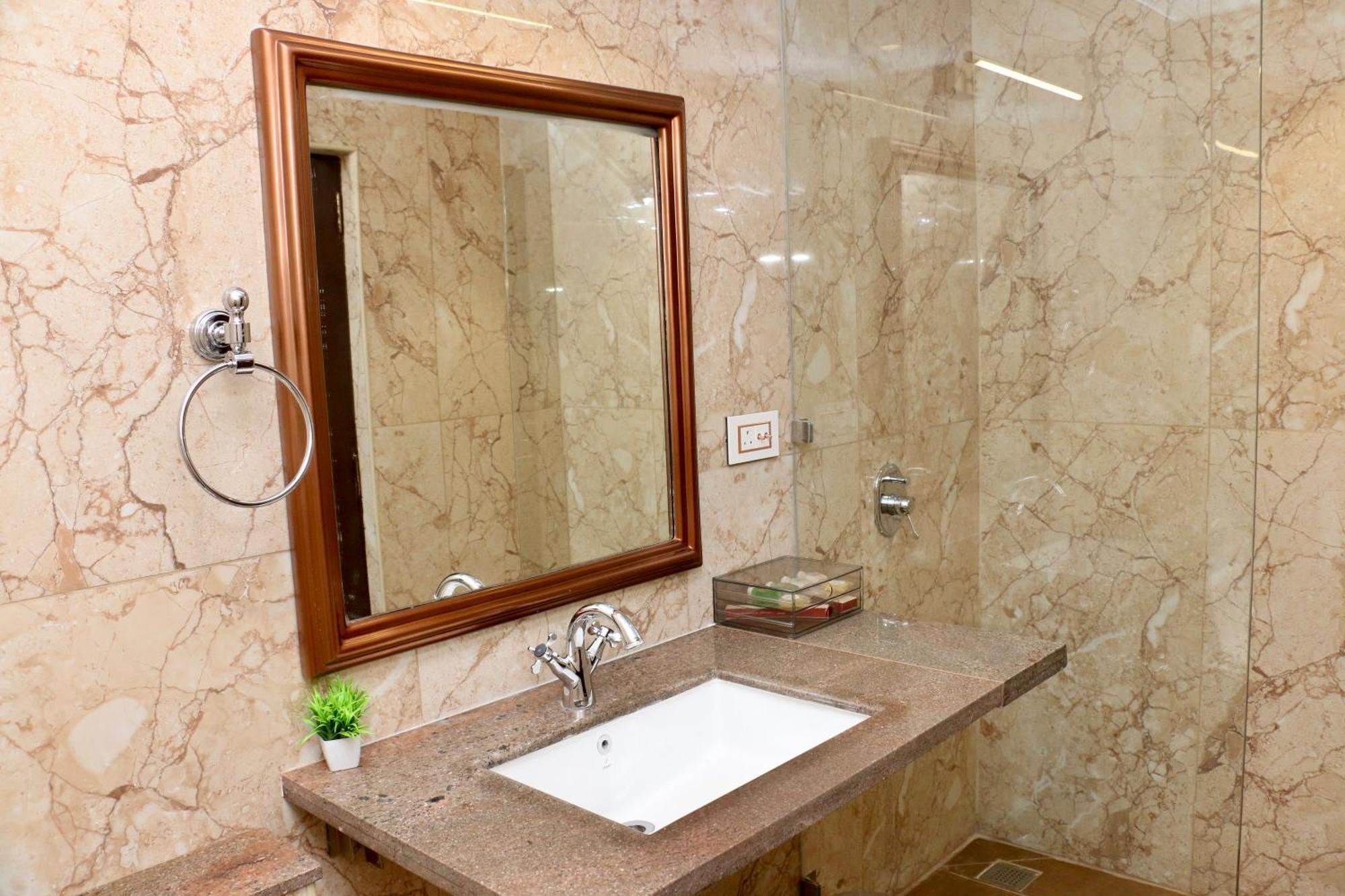 Nalapad'S Hotel Bangalore International מראה חיצוני תמונה