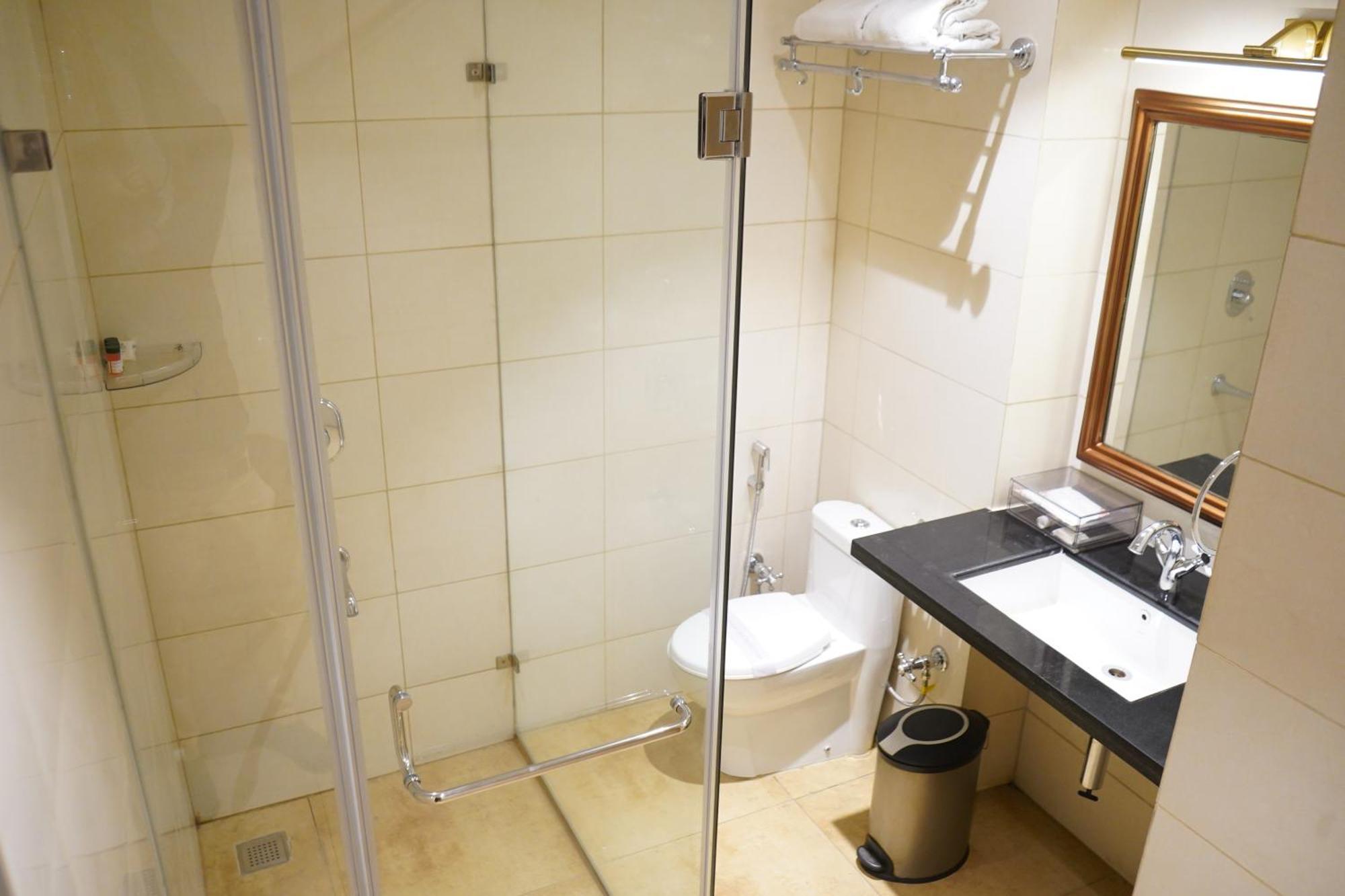 Nalapad'S Hotel Bangalore International מראה חיצוני תמונה