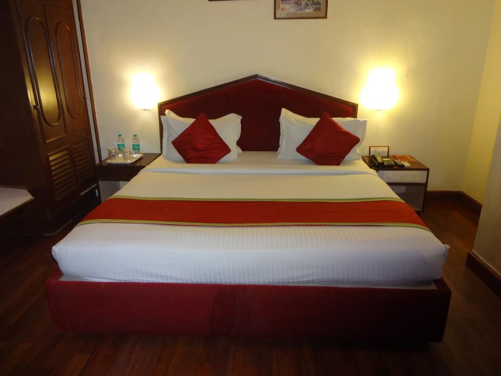 Nalapad'S Hotel Bangalore International מראה חיצוני תמונה