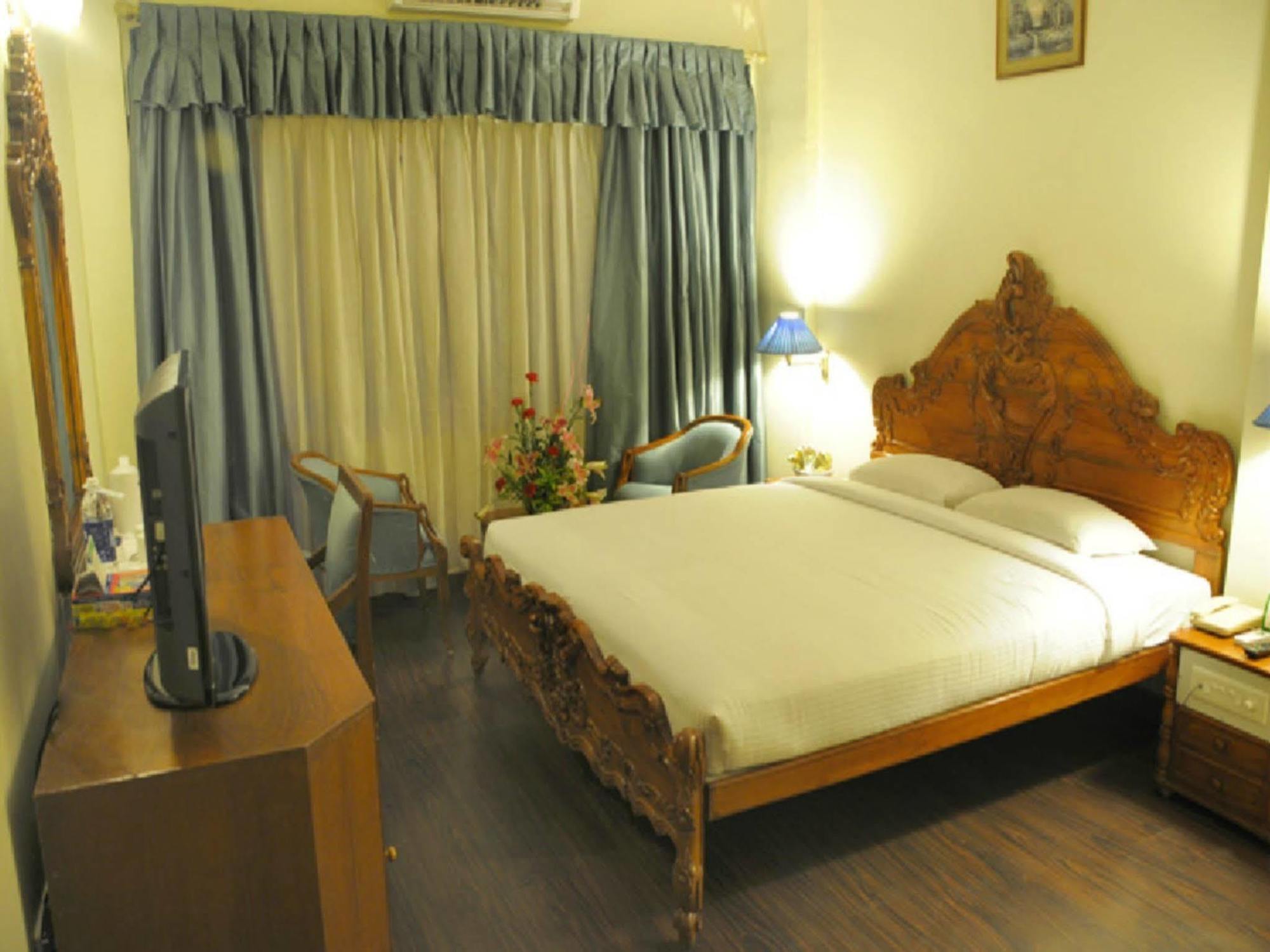 Nalapad'S Hotel Bangalore International מראה חיצוני תמונה
