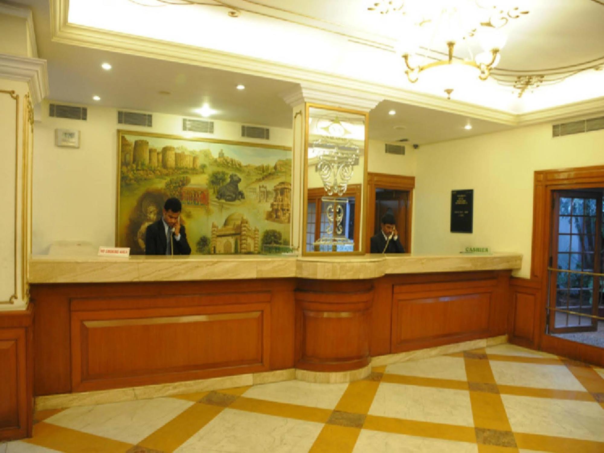 Nalapad'S Hotel Bangalore International מראה פנימי תמונה