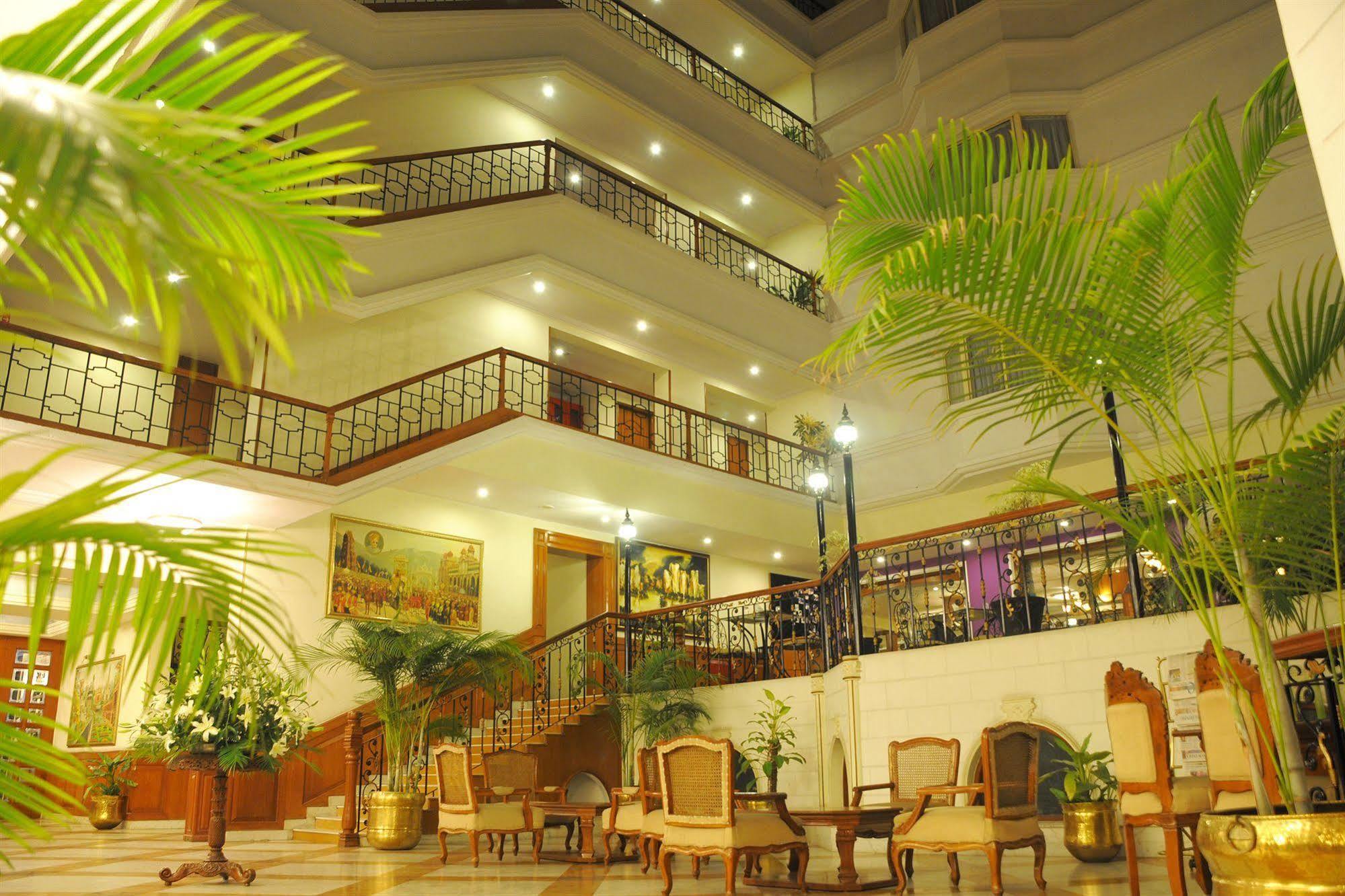 Nalapad'S Hotel Bangalore International מראה חיצוני תמונה